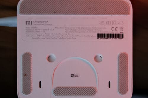 The underside of the Xiaomi Mi Robot Vacuum Mop 1C's charging dock.